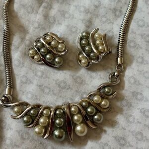 Trifari 3 Piece Faux Gold Tone Pearl 13”Necklace Earring Set